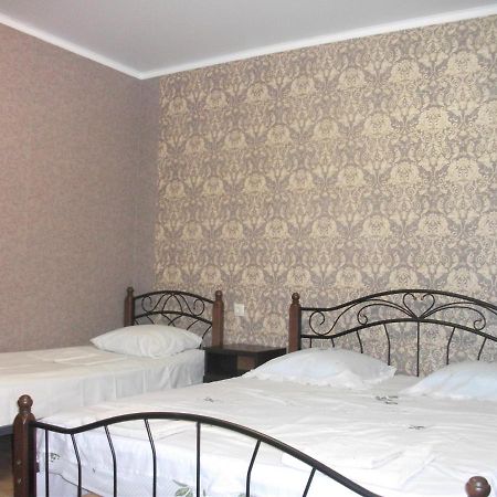 Guesthouse On Kabardinskaya 139A Gagra Esterno foto