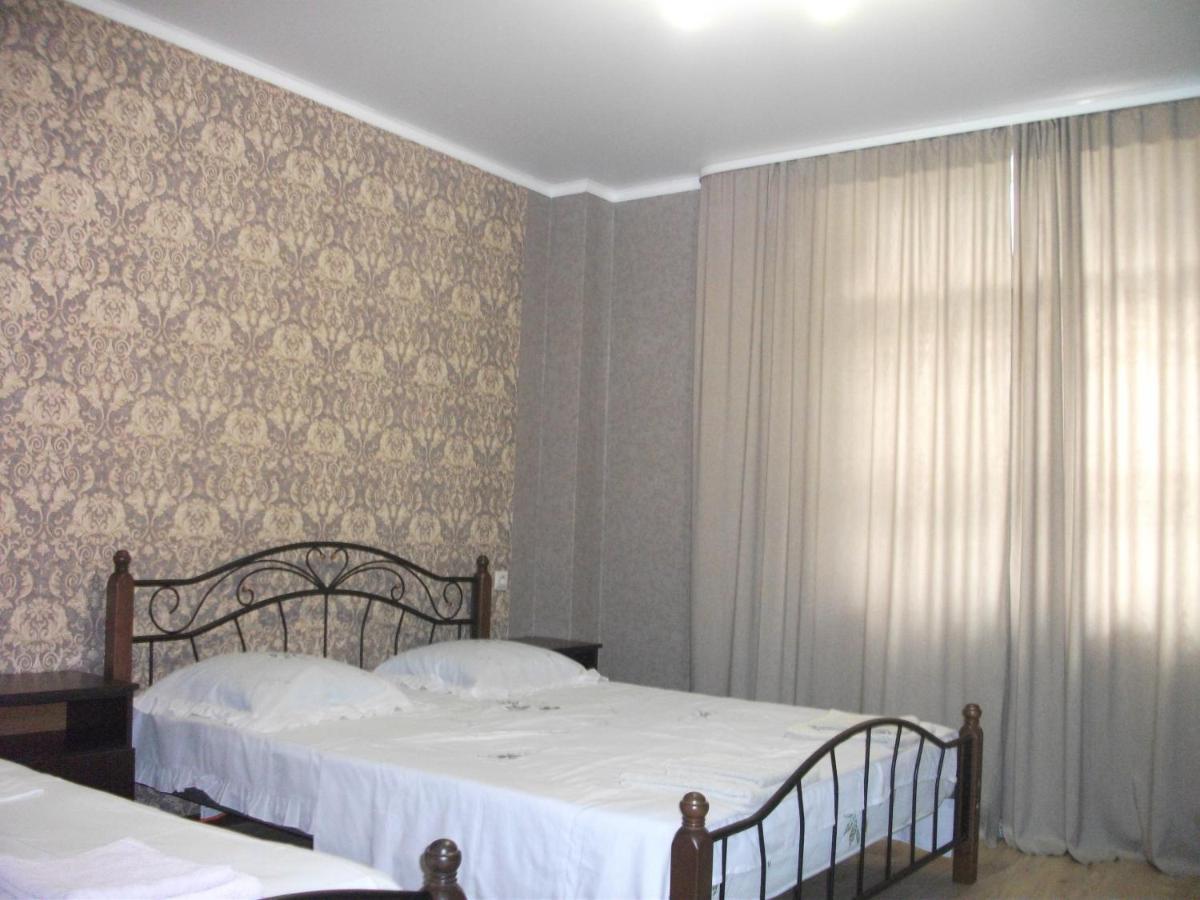 Guesthouse On Kabardinskaya 139A Gagra Esterno foto